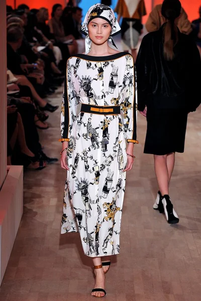 Look 24
